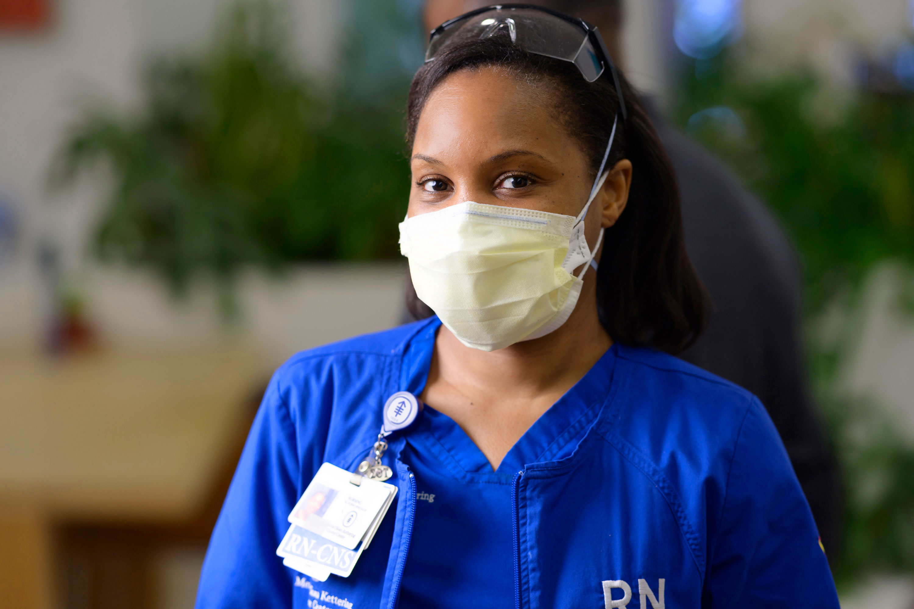 MSK Colleague in blue uniform